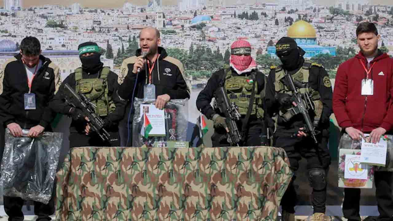 Hamas | ట్రంప్‌ దెబ్బకు దిగొచ్చిన హమాస్‌.. బందీలను విడుదల చేసిన మిలిటెంట్‌ సంస్థ