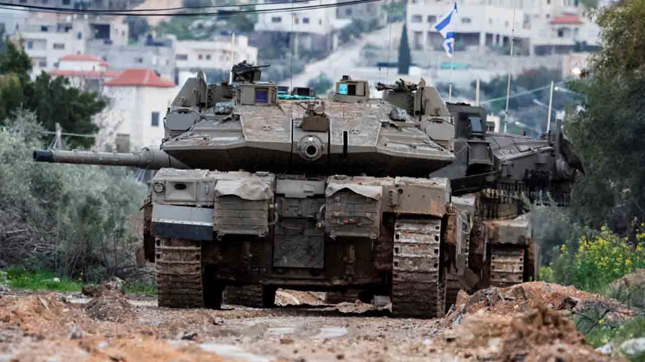 వెస్ట్‌బ్యాంకులో ఇజ్రాయెల్‌ యుద్ధ ట్యాంకులు