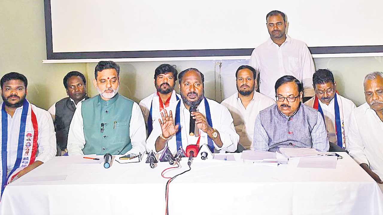 సీఎం పీఠం కోసమే ఫేక్‌ సర్వే