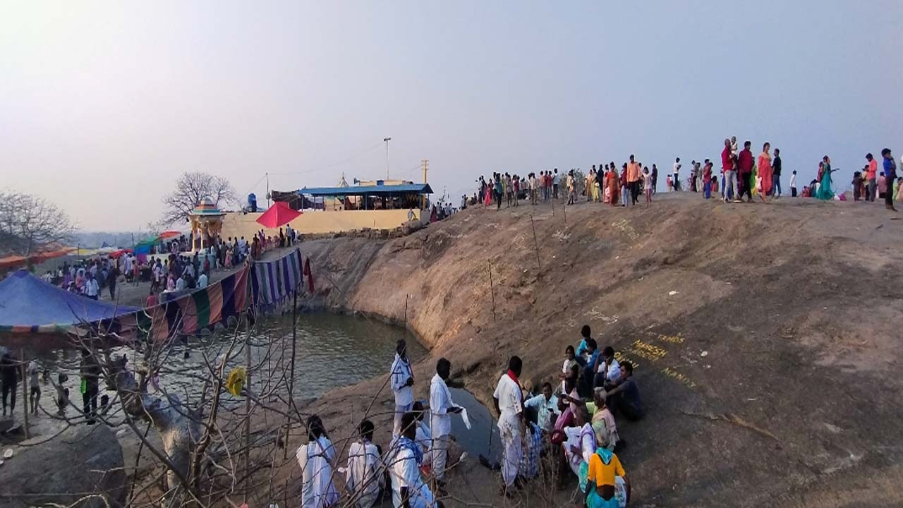 Agastheswara Swamy Jatara | అగస్తేశ్వర స్వామి గుట్టపై కొనసాగుతున్న జాతర..