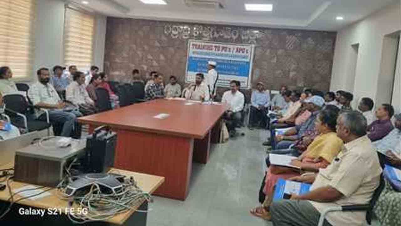 Jitesh V Patil | పకడ్బందీగా ఎన్నికల విధులు.. విధిగా సమయపాలన పాటించాలి : కలెక్టర్ జితేష్ వి పాటిల్