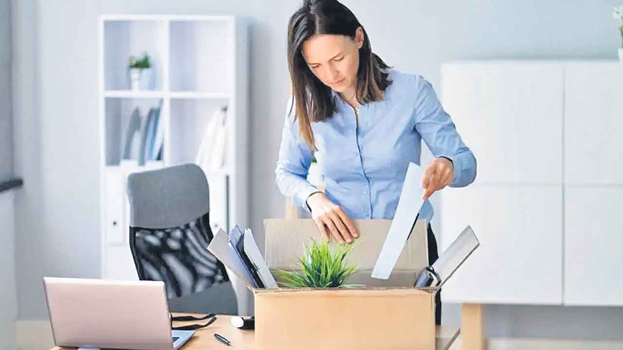 Layoffs | ఉద్యోగాల ఊచకోత.. వందల మందిని తొలగిస్తున్న టెక్నాలజీ కంపెనీలు