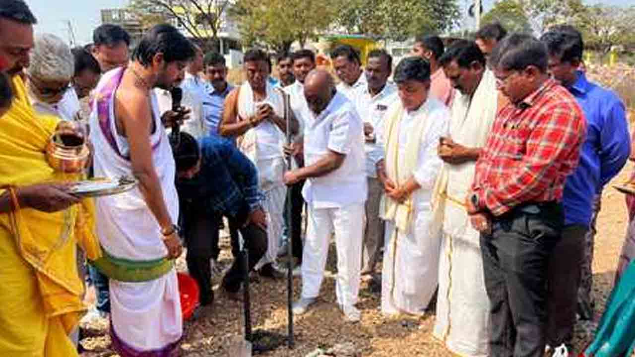 Jogu Ramanna | ఆధ్యాత్మిక భావాలు కలిగిన నాయకుడు మాజీ ముఖ్యమంత్రి కేసీఆర్ : మాజీ మంత్రి జోగు రామన్న