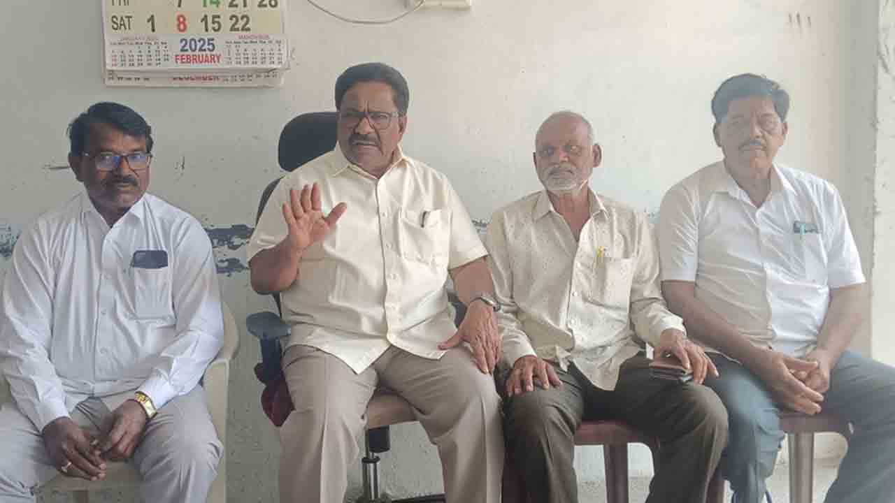 Ex MLA Julakanti | వారిని బయటికి తీసుకొచ్చే చర్యలను వేగవంతం చేయాలి : మాజీ ఎమ్మెల్యే జూలకంటి