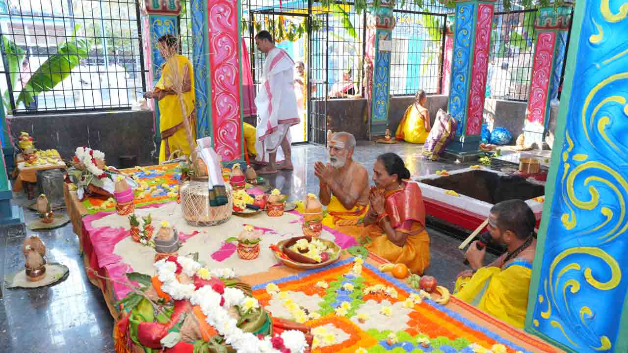 Kaleswaram | కాళేశ్వరంలో వైభవంగా రెండో రోజు మహాకుంభాభిషేక ఉత్సవం..!