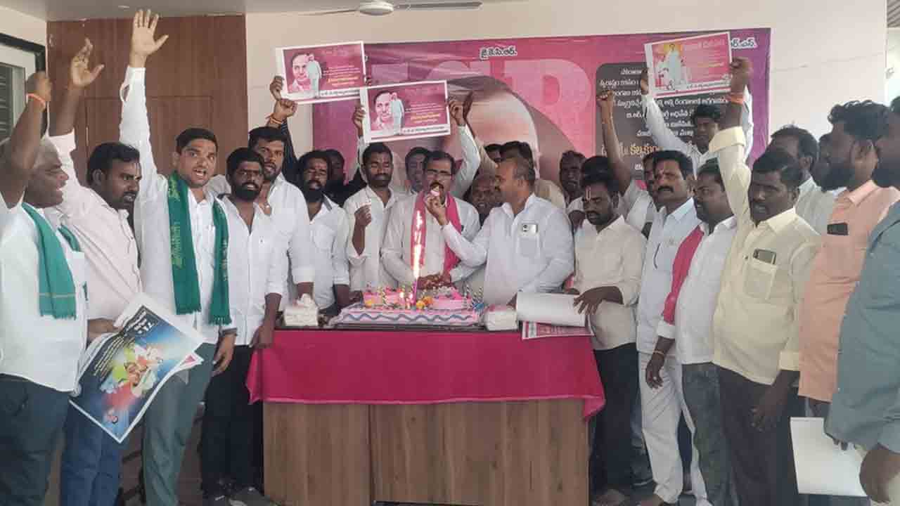 KCR Birthday | బాన్సువాడలో ఘనంగా మాజీ సీఎం కేసీఆర్ జన్మదిన వేడుకలు