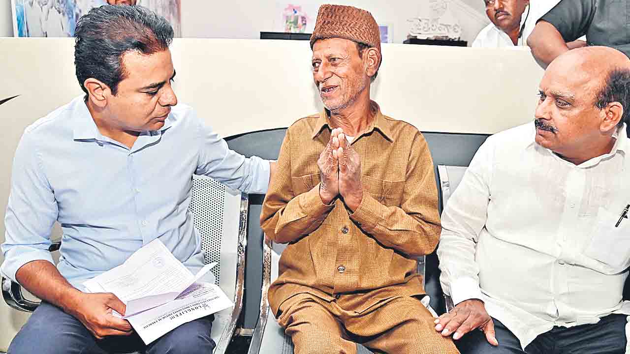 అమానుల్లాఖాన్‌కు కేటీఆర్‌ భరోసా