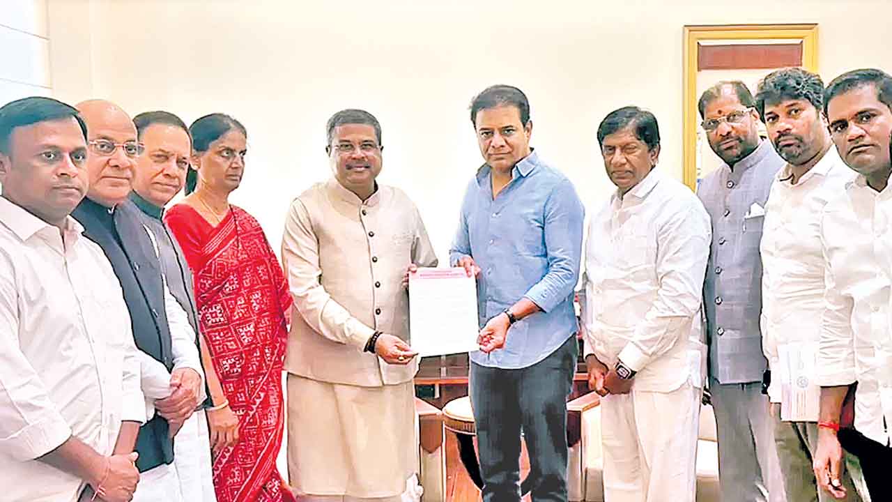 Ktr, Union Ministers