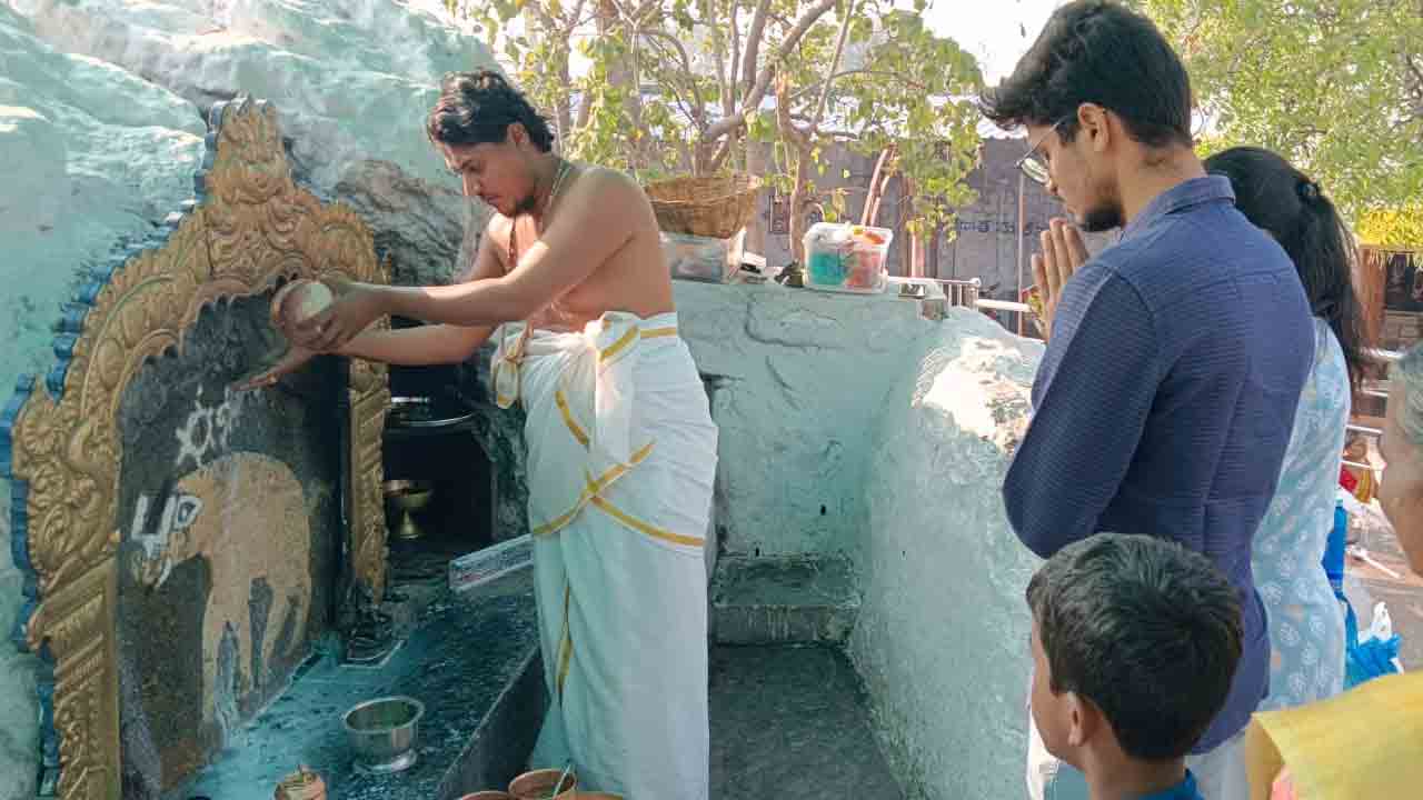 Kamanpur | ఆదివరాహ స్వామి క్షేత్రంలో భక్తులు సందడి..