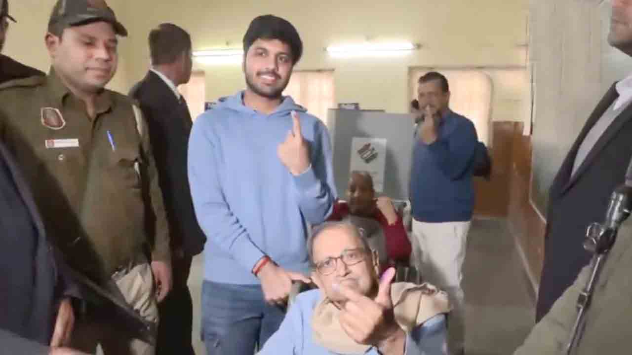 Delhi Elections | ఓటేసిన అరవింద్‌ కేజ్రీవాల్‌‌.. 11 గంటల వరకూ ఓటింగ్‌ శాతం ఇలా..