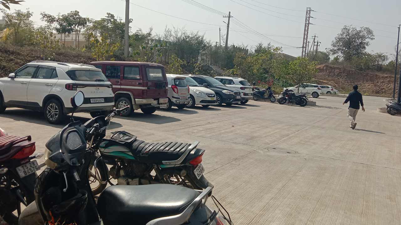 ఎండకు ఎండి.. వానకు తడిసి..