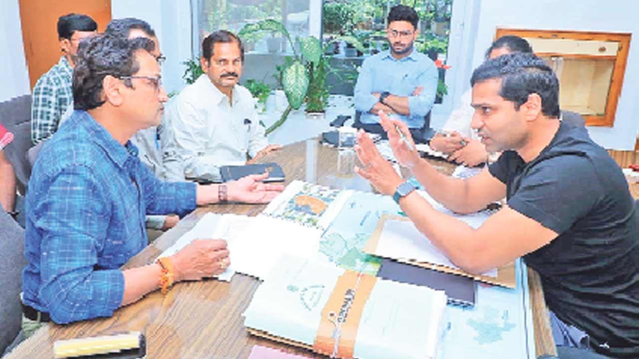 చరిత్ర ప్రతిబింబించేలా పర్యాటకాభివృద్ధి