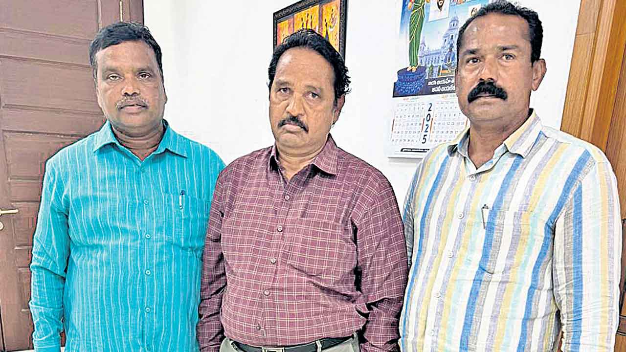 సచివాలయంలోకి నకిలీ ఉద్యోగులు