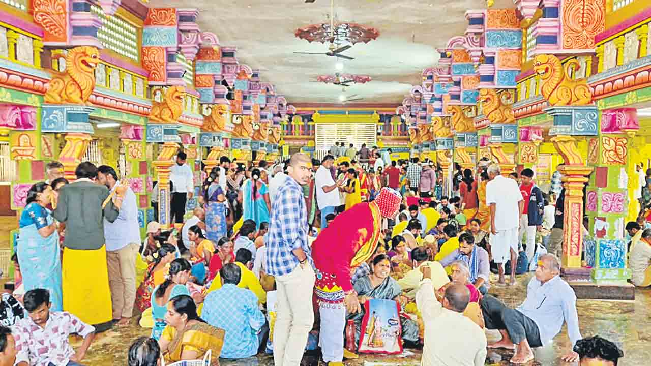 మార్మోగిన కొమురవెల్లి