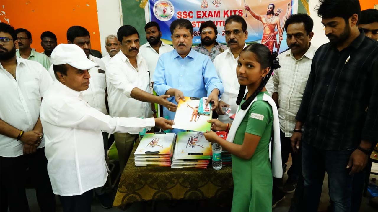 MLA Krishna Rao | విద్యార్థులు క్రమశిక్షణతో చదవాలి : ఎమ్మెల్యే మాధవరం కృష్ణారావు