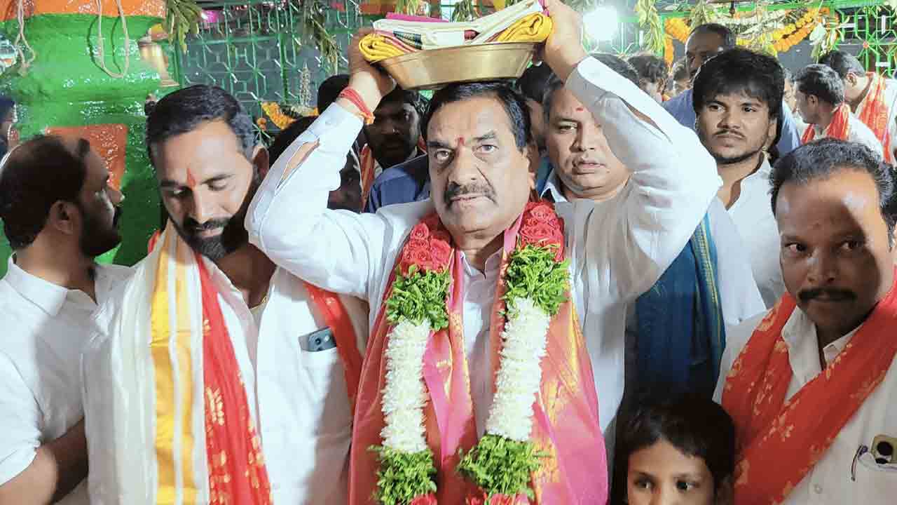 Malreddy Rangareddy | ఘనంగా మంగళ్‌పెళ్లి మహమ్మాయిదేవి రథోత్సవం.. పట్టువస్త్రాలు సమర్పించిన మల్‌రెడ్డి