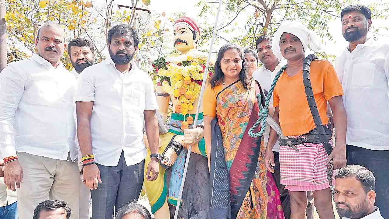 బీసీల కోసం 3 బిల్లులు పెట్టాలి