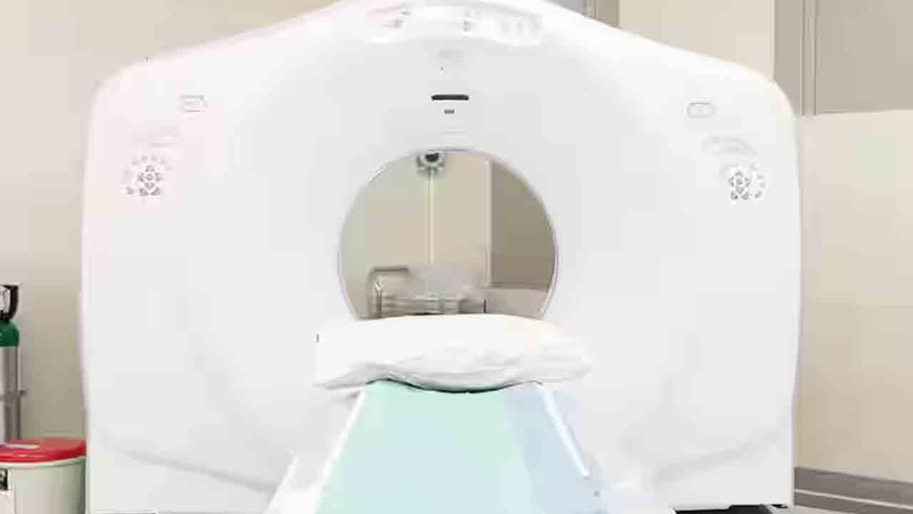 Woman died | డయాగ్నస్టిక్‌ సెంటర్‌లో ఘోరం.. MRI సిబ్బంది నిర్లక్ష్యం.. భర్త కళ్లెదుటే భార్య మరణం