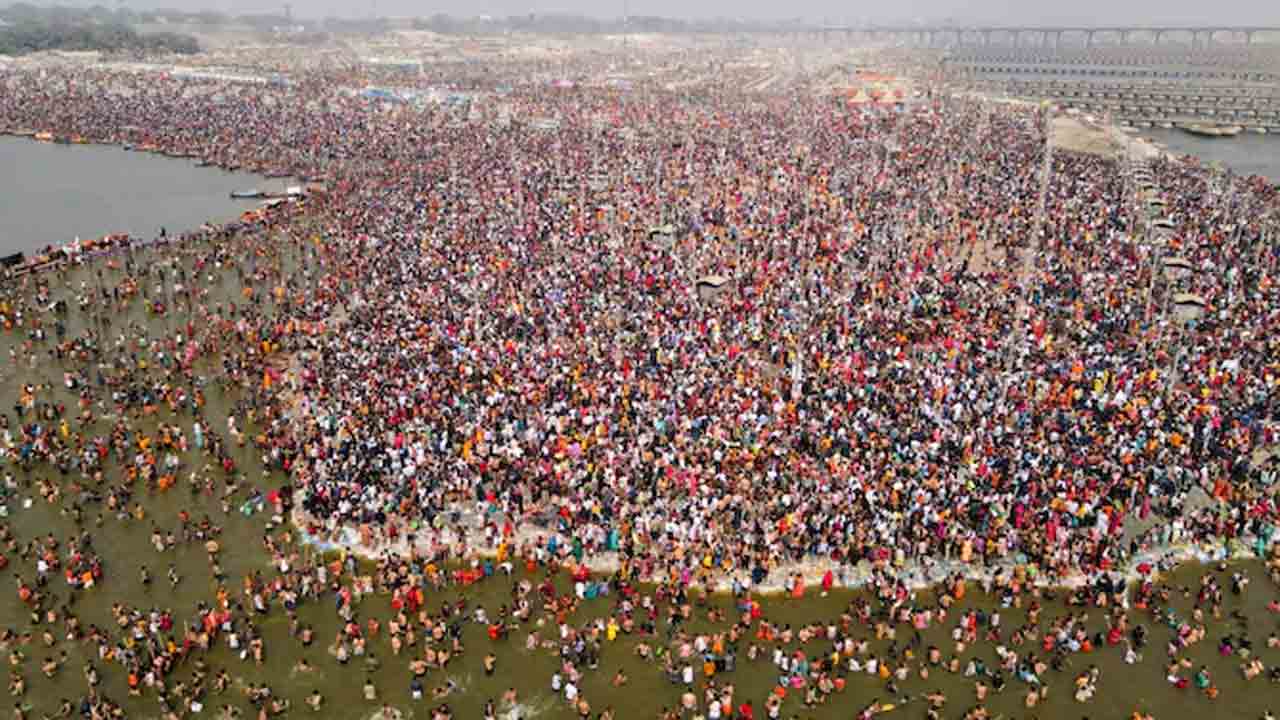 Maha Kumbh | మహిళలు స్నానం చేస్తున్న వీడియోలు సోషల్‌ మీడియాలో విక్రయం.. మెటా సాయం కోరిన యూపీ పోలీసులు