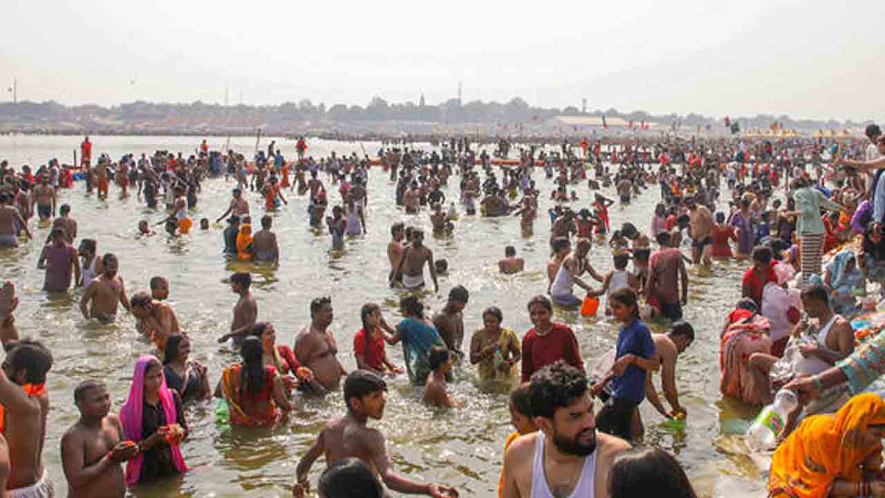 Maha Kumbh | గంగా జలాల స్వచ్ఛతపై భిన్న వాదనలు