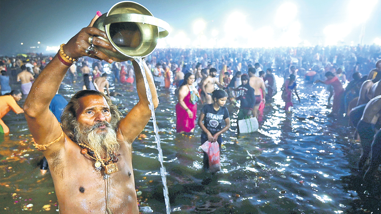 Kumbh Mela | వైభవంగా ముగిసిన కుంభ మేళా.. 66 కోట్ల మందికి పైగా పుణ్య స్నానాలు..