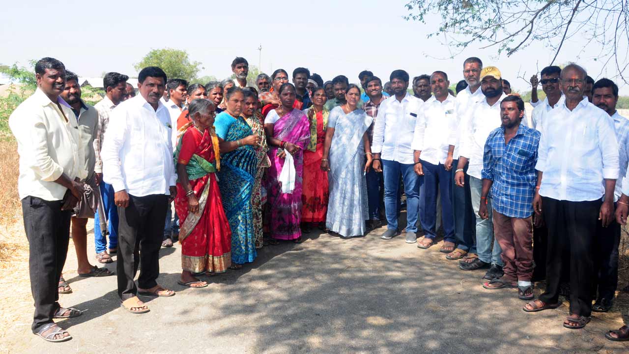 ప్రాణంపోయినా.. భూములివ్వం