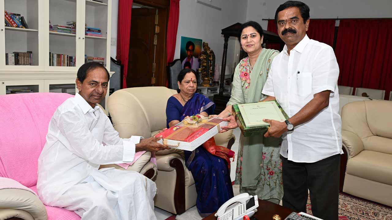 పాలబిల్లులు చెల్లించాలి