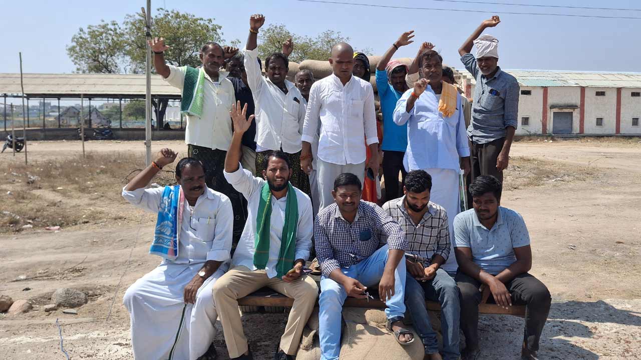 కంది రైతుల కన్నెర్ర