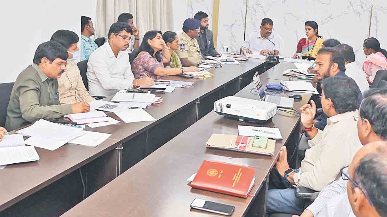 ఎన్నికల విధుల్లో నిర్లక్ష్యం వహిస్తే చర్యలు