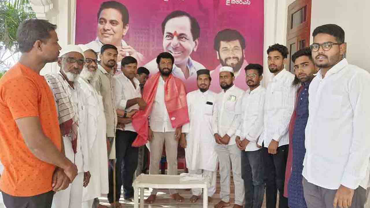 Eidgah development | ఈద్గా అభివృద్ధికి సహకరించాలని ఎమ్మెల్యేకు వినతి