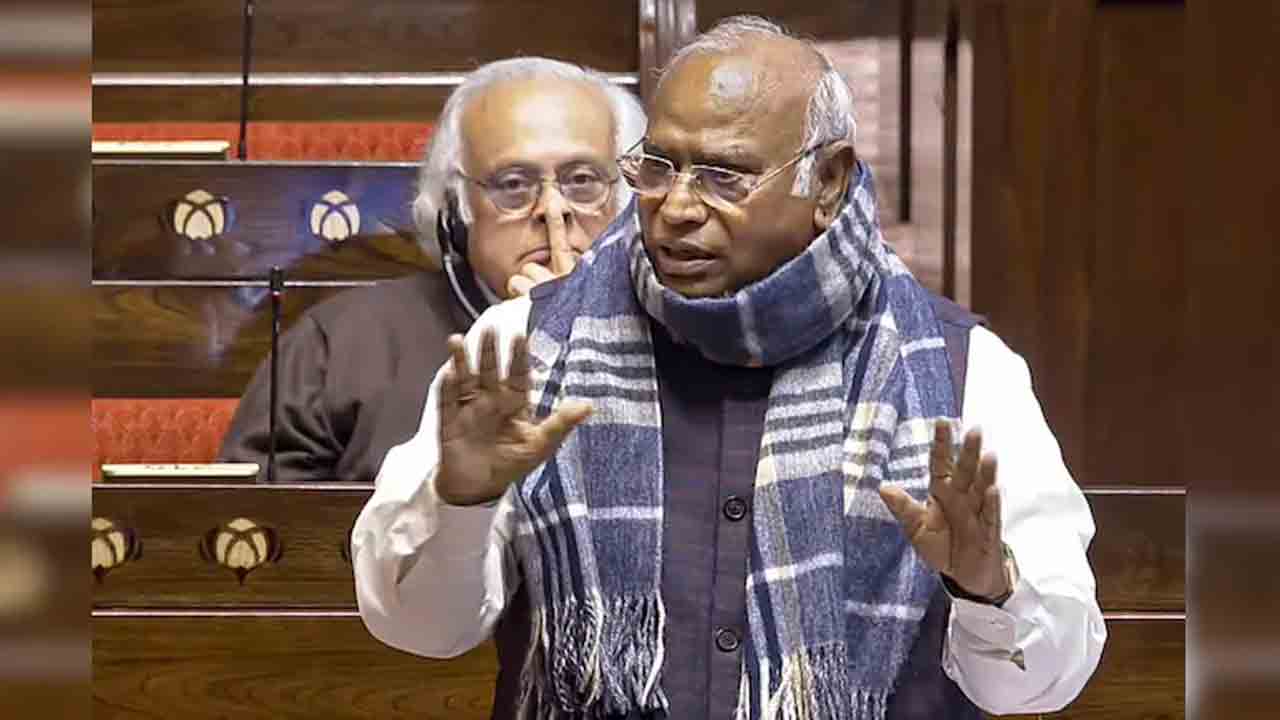 Mallikarjun Kharge | ‘నేను నీ అయ్య సహచరుడిని.. నోరు మూసుకుని కూర్చో..’ బీజేపీ ఎంపీపై ఖర్గే అసహనం