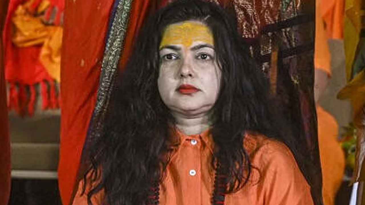 మమతా కులకర్ణి రాజీనామా తిరస్కరణ