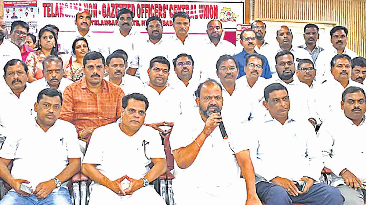 ఏడాది దాటినా సమస్యలు పరిష్కారం కాలే