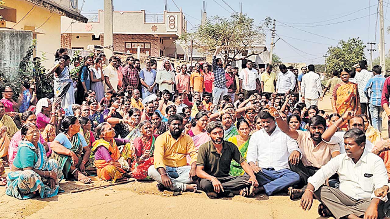 డంపింగ్‌ యార్డు వద్దంటూ నిరసనలు.. ఆందోళనలు