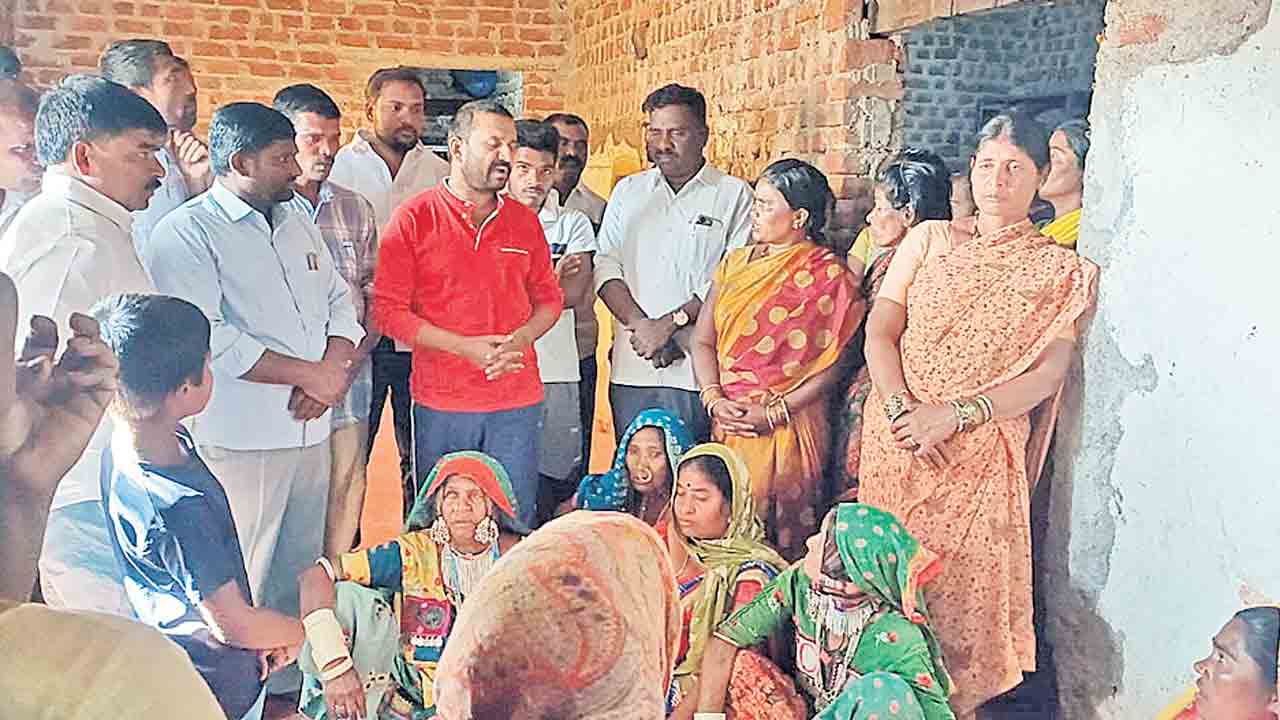 ప్రాణాలు పోతున్నా.. పట్టించుకోరా..?