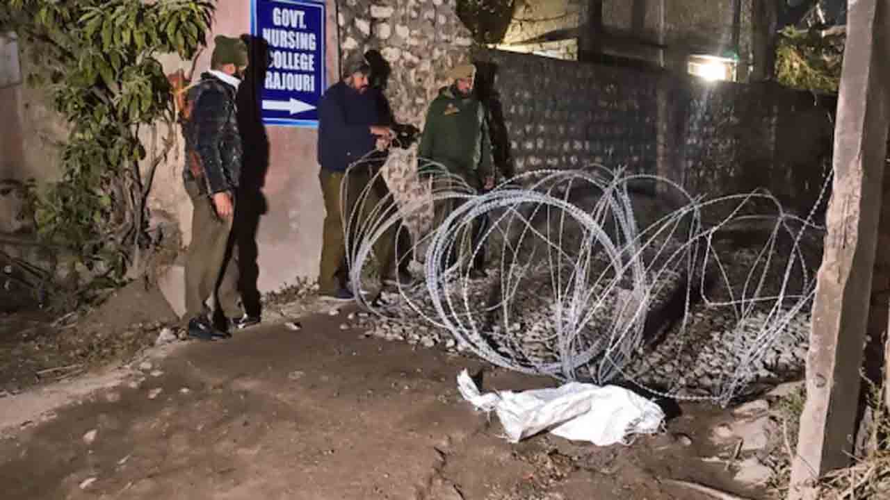 Mystery Deaths | మిస్టరీ మరణాలపై కలకలం.. పురుగుమందుల షాపులు మూసివేత