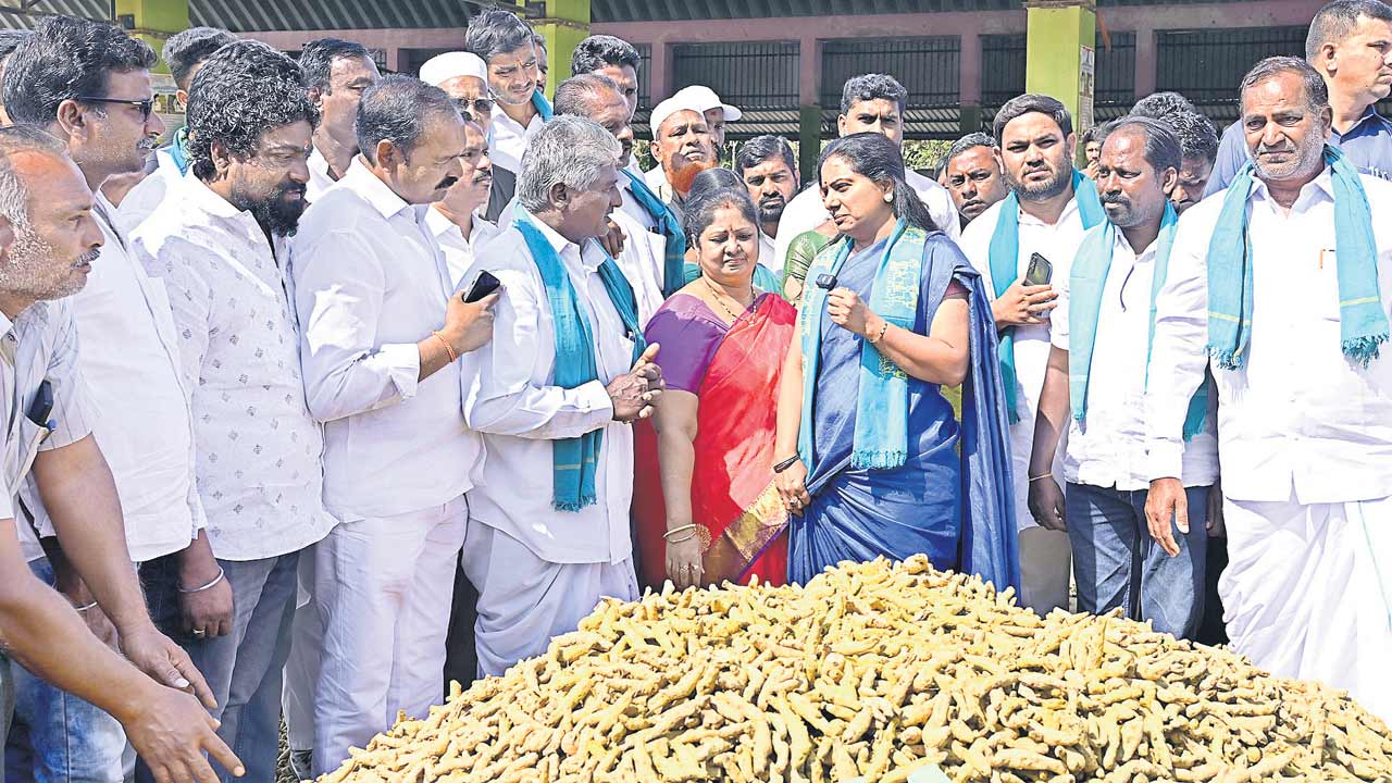 పసుపు రైతులు మద్దతుగా బీఆర్‌ఎస్‌ పోరాటం