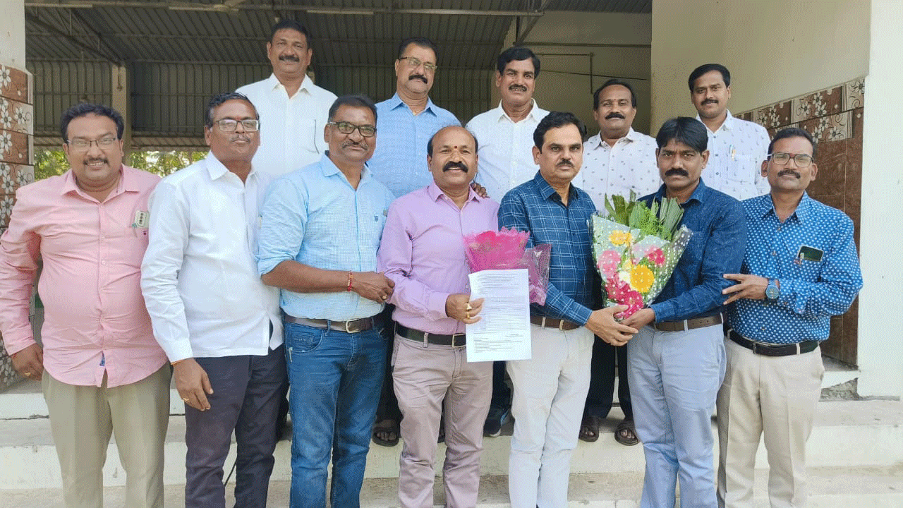 MPDO Association | నిజామాబాద్‌ జిల్లా ఎంపీడీవోల సంఘం అధ్యక్షుడిగా గంగుల సంతోష్‌కుమార్‌ ఎన్నిక