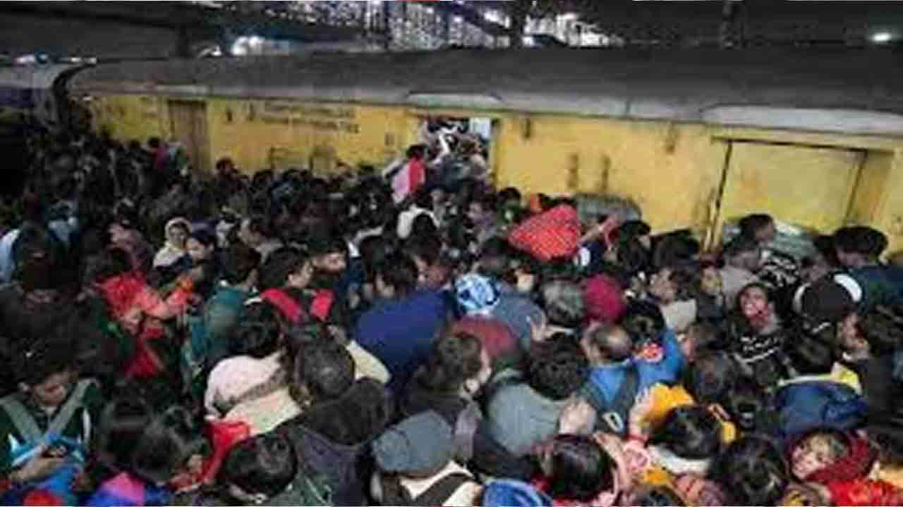 పరిమితికి మించి టికెట్లను ఎందుకు అమ్మారు?