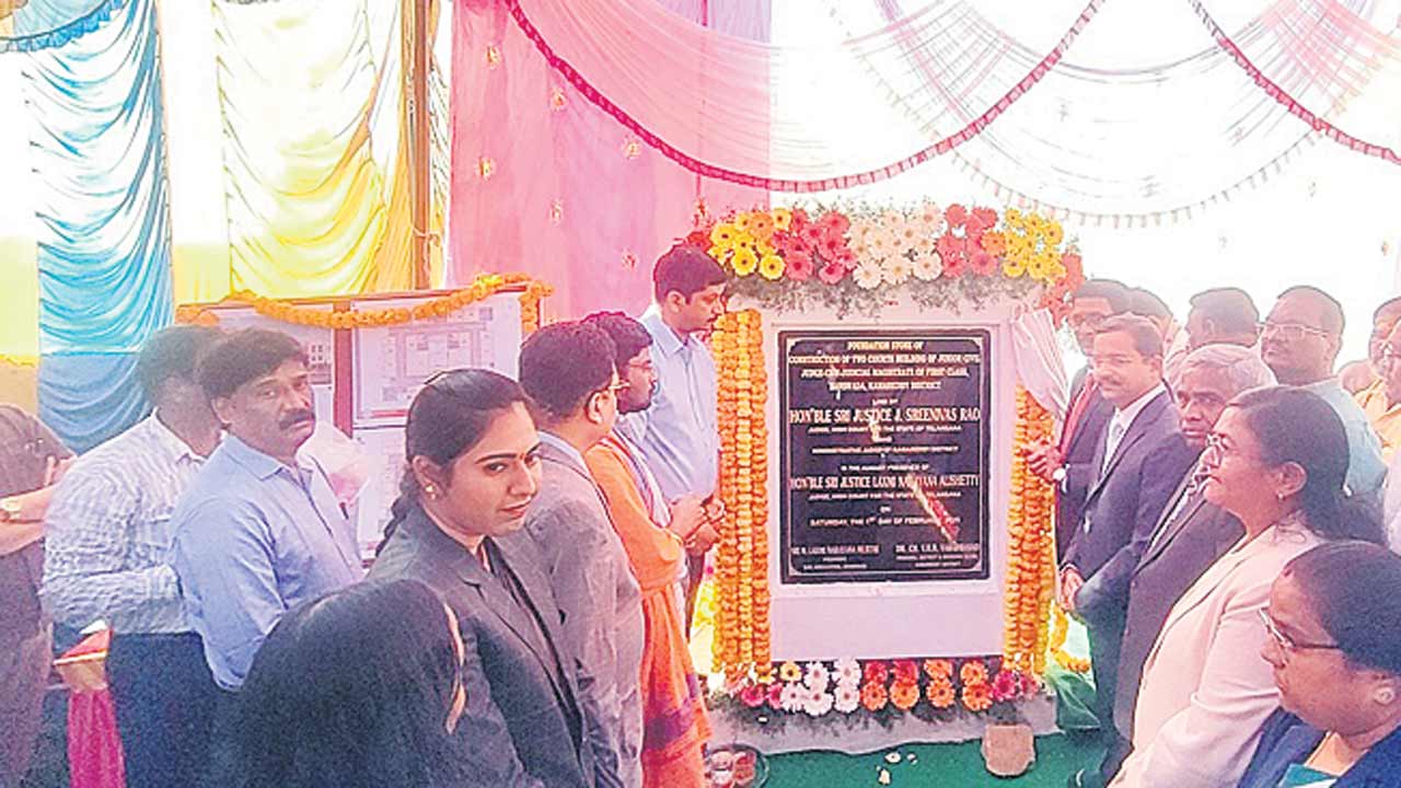 న్యాయ ప్రాంగణం దేవాలయం వంటిది