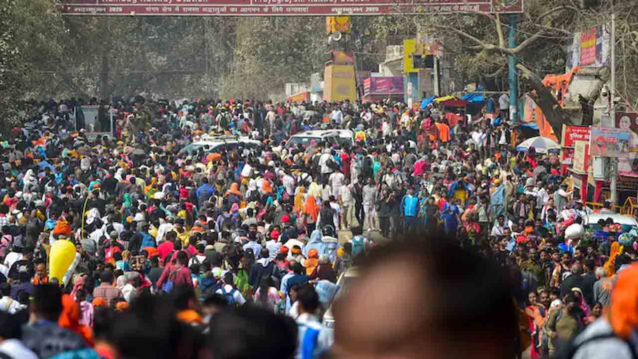 Maha Kumbh | రేపే చివరి అమృత్‌స్నానం.. నో వెహికల్‌ జోన్‌గా ప్రయాగ్‌రాజ్‌