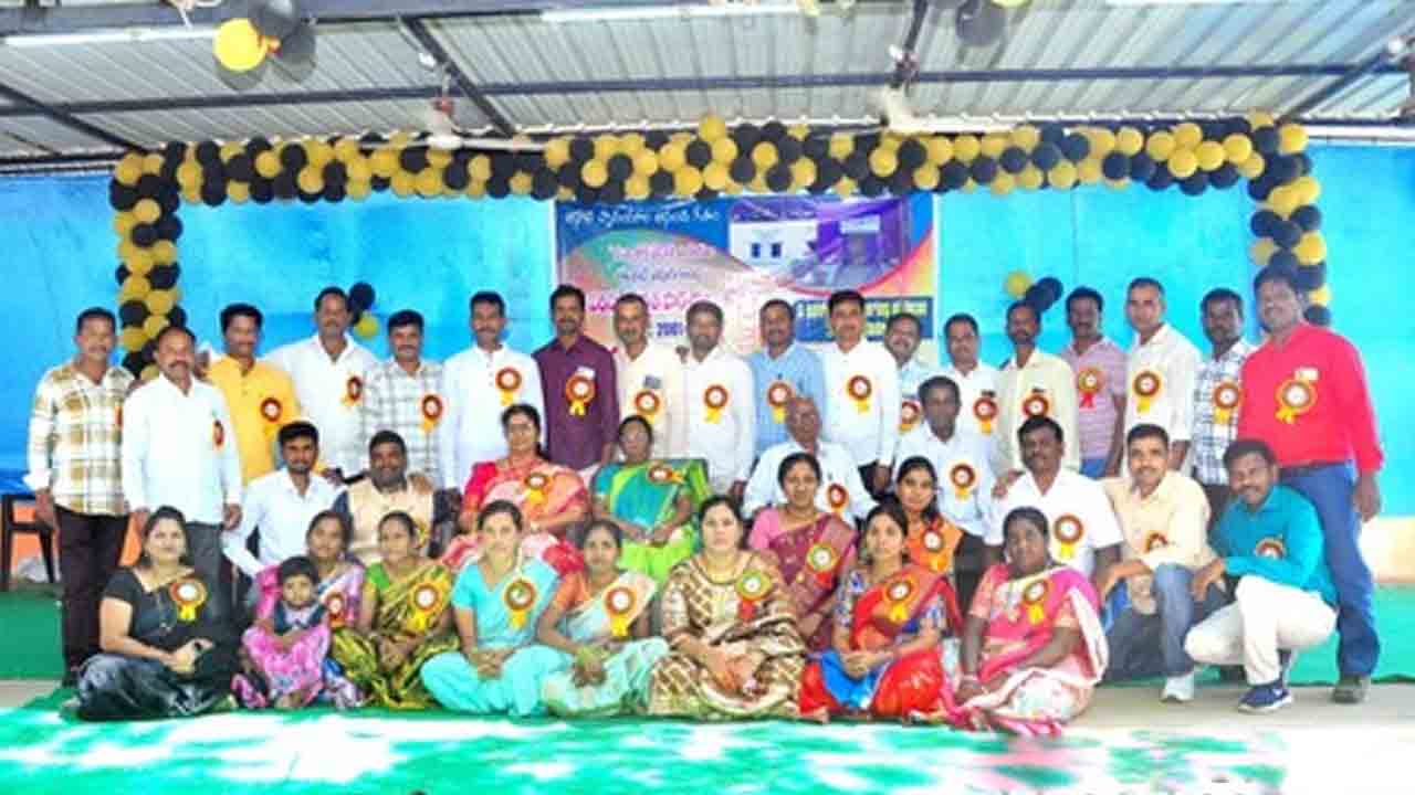 Kotagiri | కోటగిరిలో పూర్వ విద్యార్థుల ఆత్మీయ సమ్మేళనం