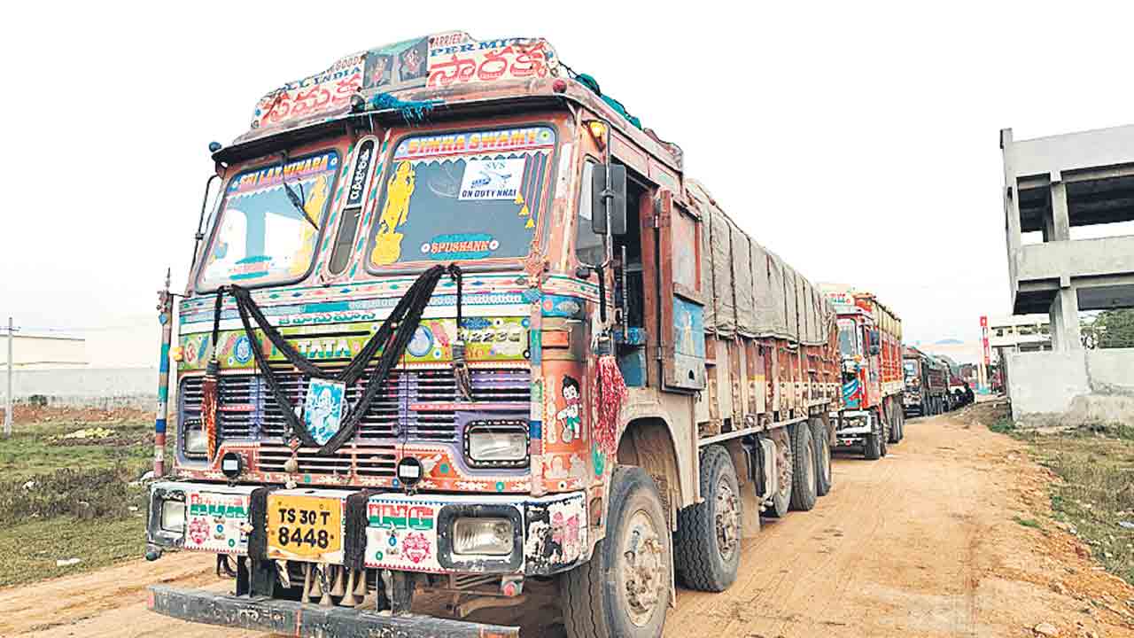 బూడిద ఓవర్‌లోడ్‌పై విజిలెన్స్‌ కొరడా