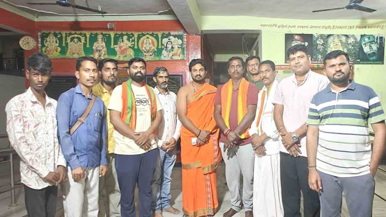 PD Act | చిలుకూరి అర్చకునిపై దాడి చేసిన వ్యక్తులపై పీడీ యాక్టు పెట్టాలి