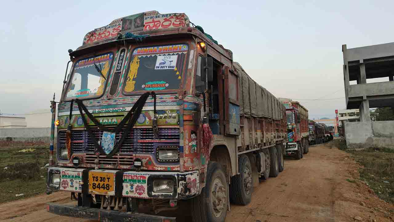 నమస్తే ఎఫెక్ట్..బూడిద ఓవర్ లోడ్ పై విజిలెన్స్ కొరడా.. భారీగా వాహనాల పట్టివేత.. జరిమానాలు