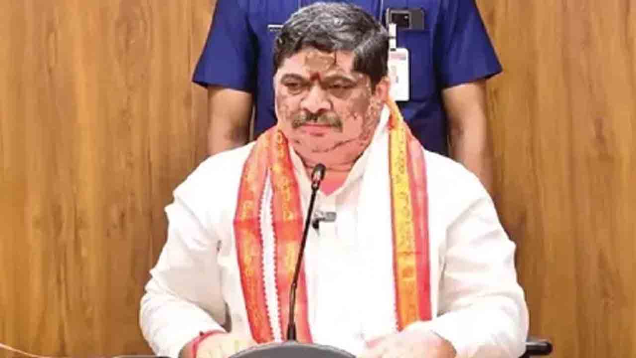 హైదరాబాద్‌లో 2,800 ఈవీ బస్సులు : మంత్రి పొన్నం ప్రభాకర్‌