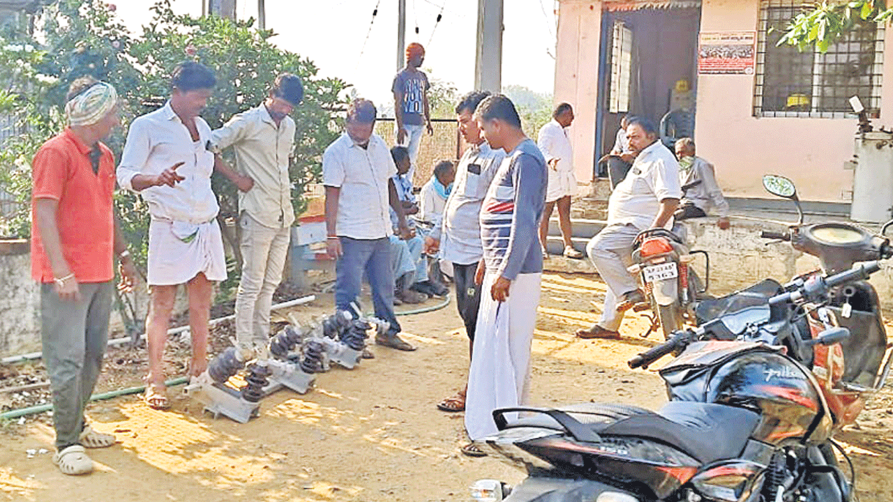 తెల్లారితే కరెంట్‌ కట్‌