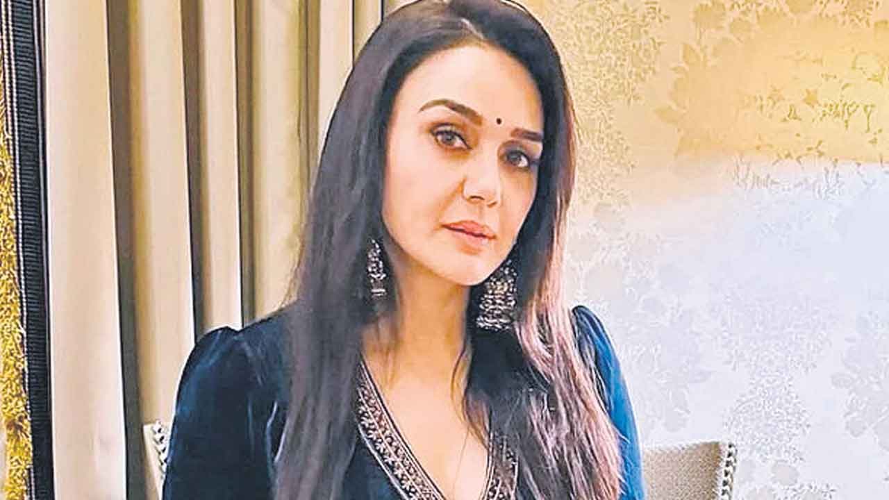Preity Zinta | 18కోట్ల రుణమాఫీ వివాదం.. కేరళ కాంగ్రెస్‌తో ప్రీతిజింటా క్లాష్‌