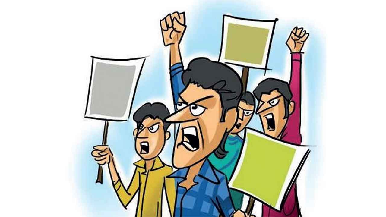 BC Communities | ఢిల్లీ ధర్నాకు బయలుదేరిన బీసీ సంఘాలు