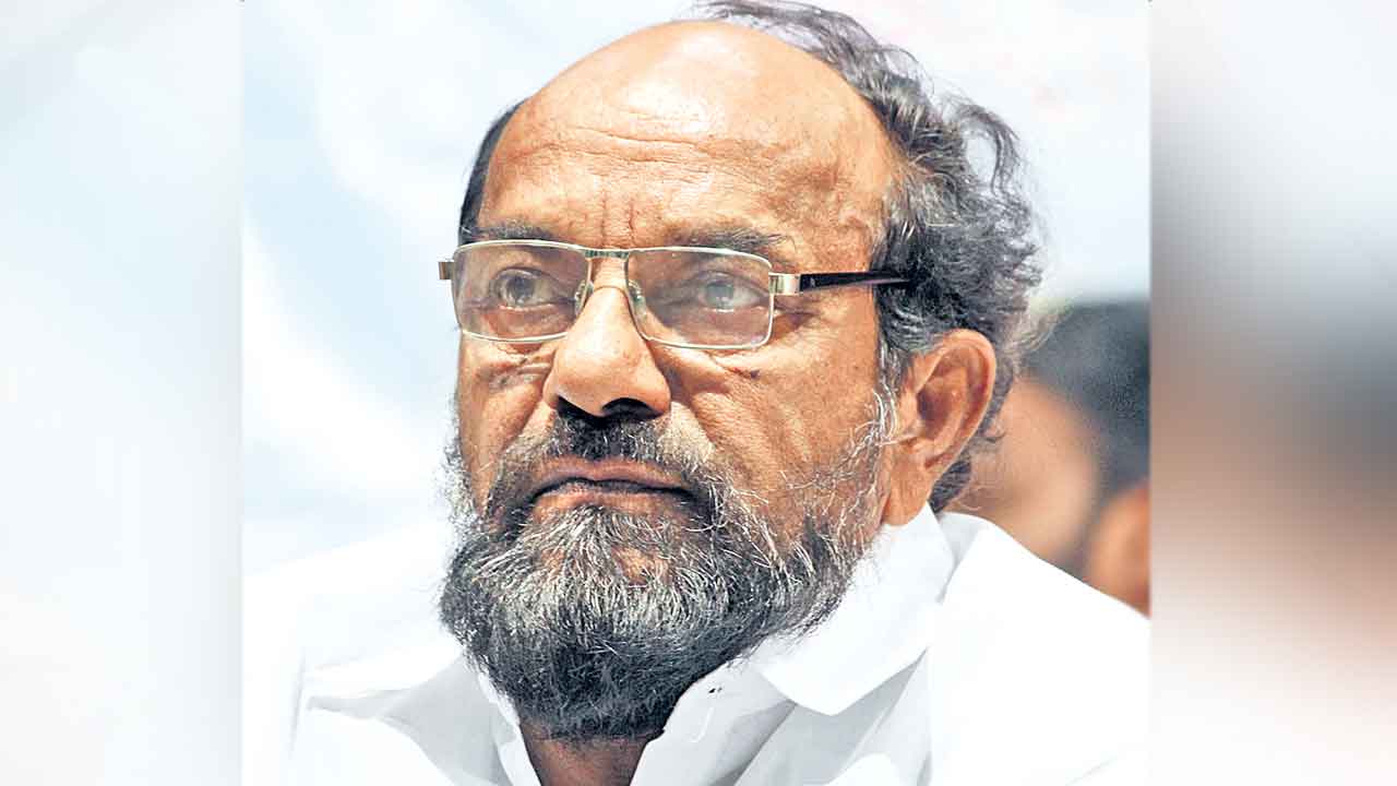 42 శాతం రిజర్వేషన్లు ఇవ్వకపోతే యుద్ధమే: ఆర్‌ కృష్ణయ్య